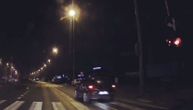 Izbegnuta tragedija u Novom Sadu: Bahati vozač u punoj brzini prošao kroz crveno