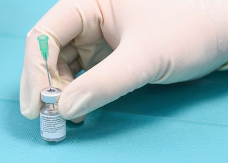 Pfizer BioNTech Fajzer Biotek vakcina koronavirus