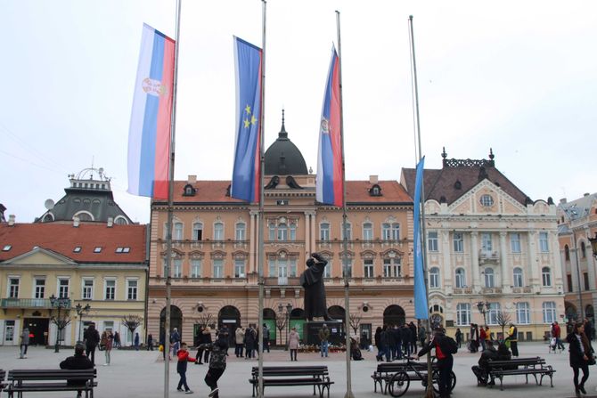 Novi Sad, Trg Slobode, Đorđe Balašević