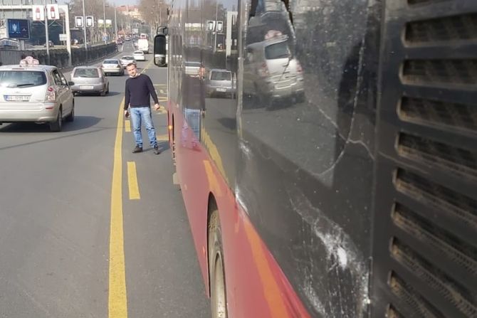 Saobraćajna nesreća, autobus, hitna pomoć