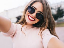 devojka, osmeh, lepa, naočare za sunce