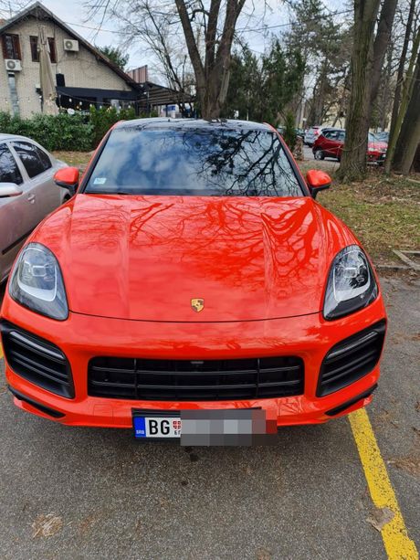 Zemun, bahati vozac, automobil, porše Zemun, bahati vozac, automobil, porše