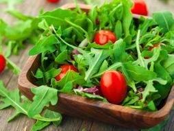 Rukola paradajz čeri salata