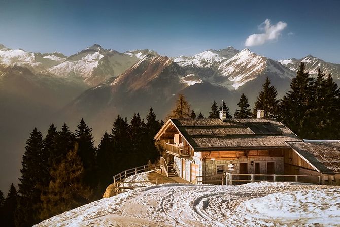 Vikendica sneg, zimovanje, zimska kuća, planina odmor idila