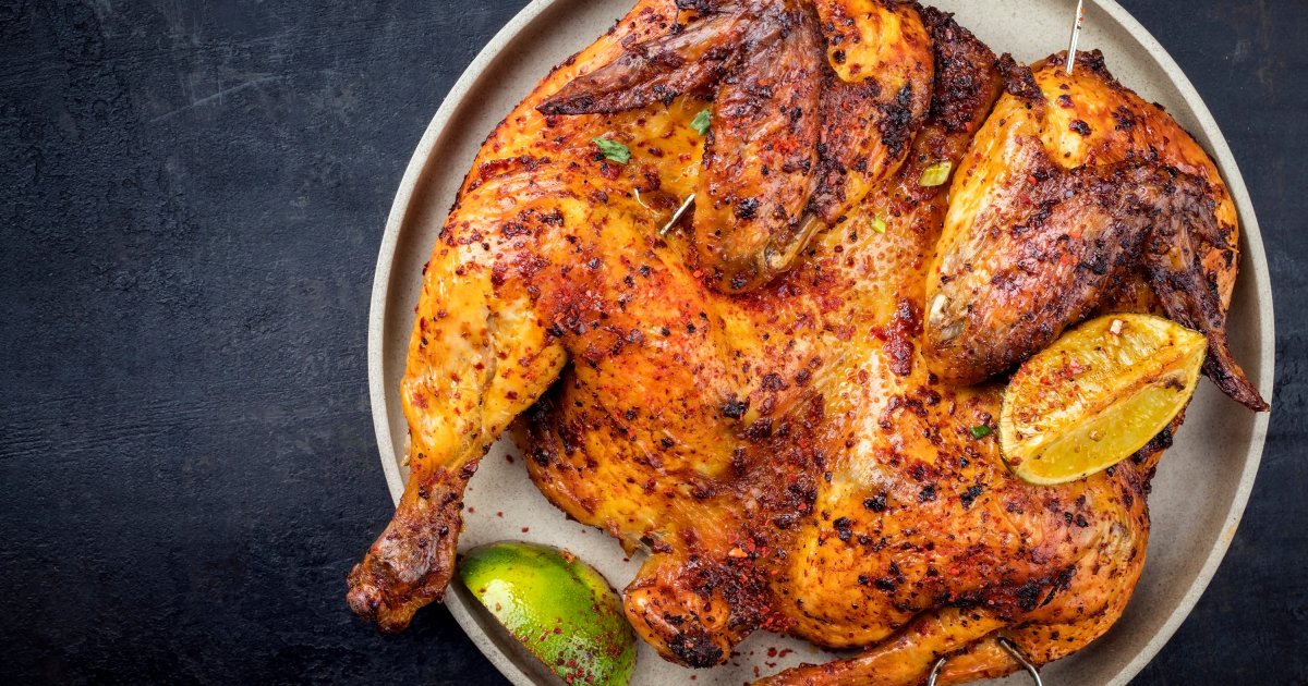 Jedno pile, tri obroka: Vikend ručak i supa za ponedeljak - sve iz jednog pečenja