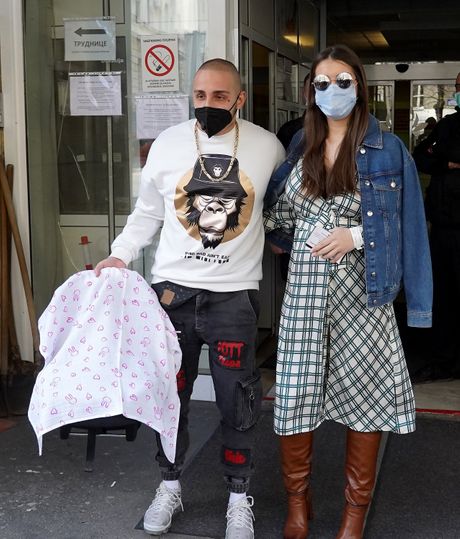 Vukadin Gojković Vuk Mob verenica porodilište beba Vukadin Gojković Vuk Mob verenica porodilište beba