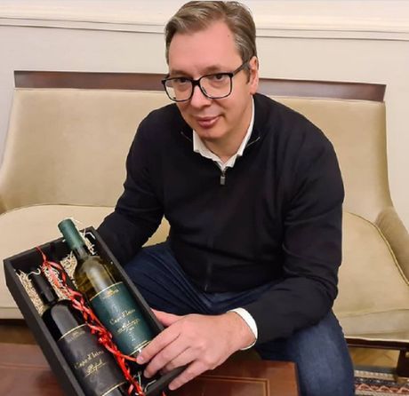 Aleksandar Vučić, vino, malvazija Aleksandar Vučić, vino, malvazija
