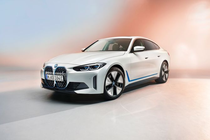 BMW i4, električni automobil