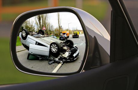 Saobraćajna nesreća, retrovizor