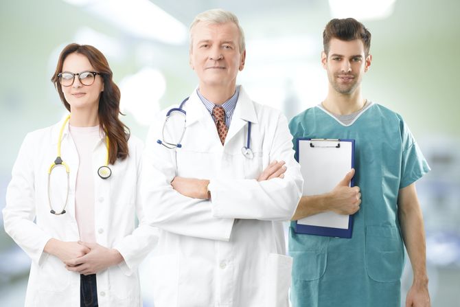 Doktori beli mantili liste bolnica Doktori beli mantili liste bolnica