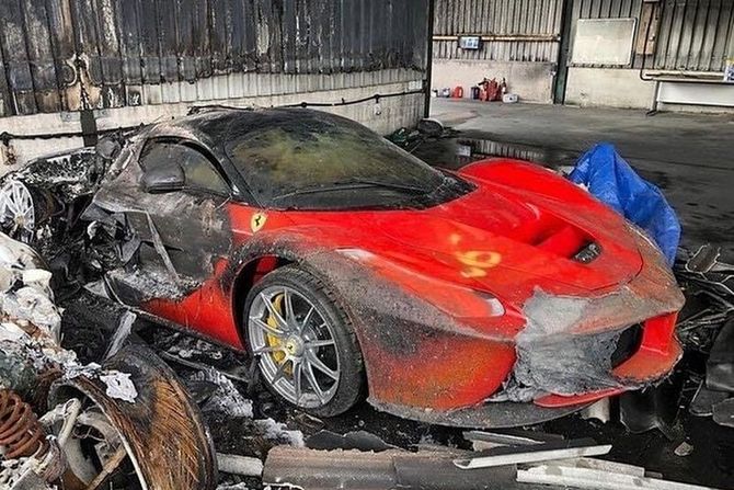 superautomobili, požar, engleska superautomobili, požar, engleska