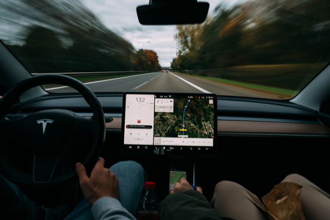 navigacija, gps, auto, tesla