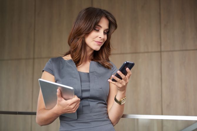 žena, telefon, posao