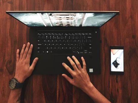 kompjuter, laptop, telefon, internet kompjuter, laptop, telefon, internet