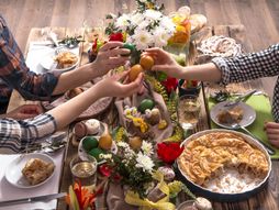 Uskrs, Vaskrs, kucanje jajima, tucanje