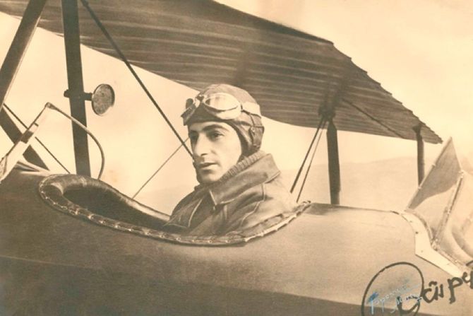 Blažo Strugar, pilot