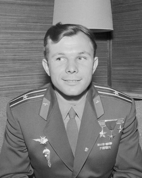 Jurij Gagarin Yuri Gagarin Jurij Gagarin Yuri Gagarin