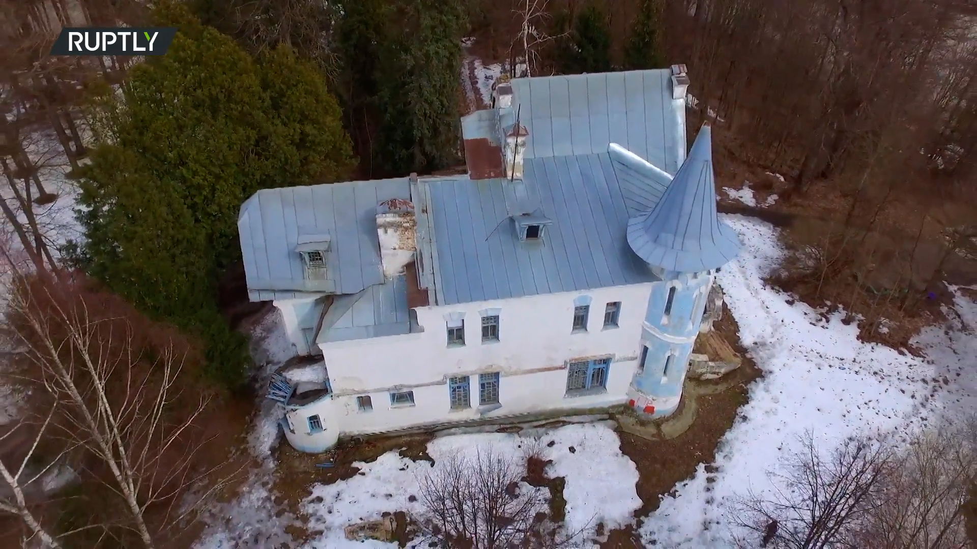 Traže radnika za luksuzno imanje: Uz platu nude i trosoban stan sa privatnim ulazom