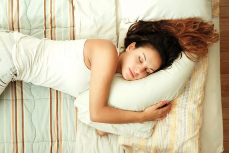 Spavanje san jastuk žena devojka