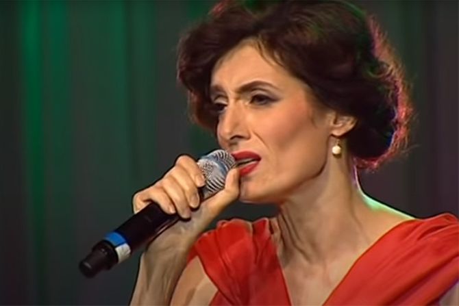 Doris Dragović Doris Dragović