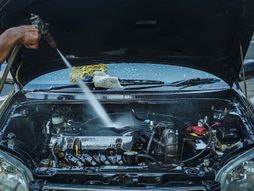 Pranje motora kola auto održavanje