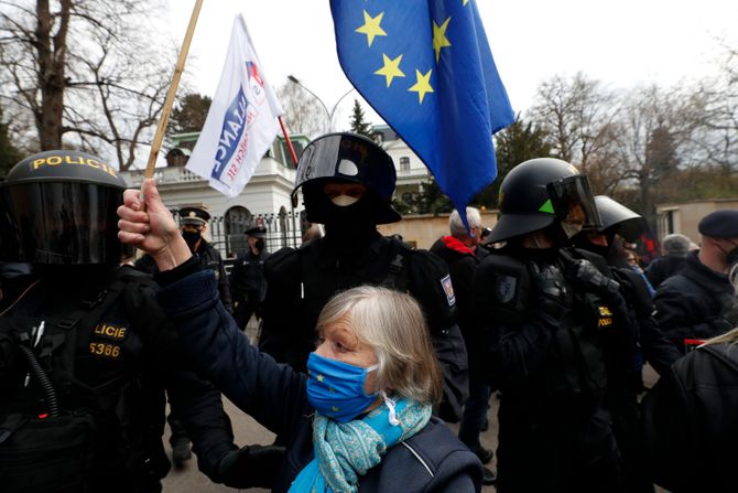 Ruska ambasada Prag protest, Češka proteruje ruske diplomate
