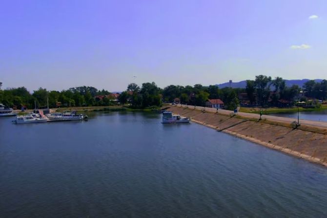 Srebrno jezero kod Velikog Gradišta