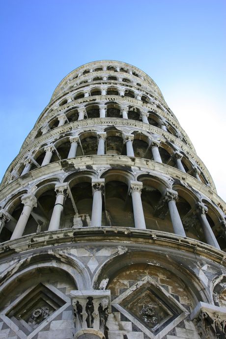 Krivi toranj u Pizi, Italija