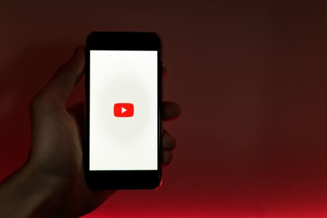 YouTube, Jutjub, Logo