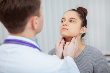 tumor lekarski pregled vrata, štitna žlezda tumor lekarski pregled vrata, štitna žlezda