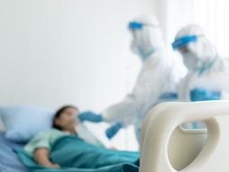 Devojka, bolnica, korona virus, kovid 19, respirator