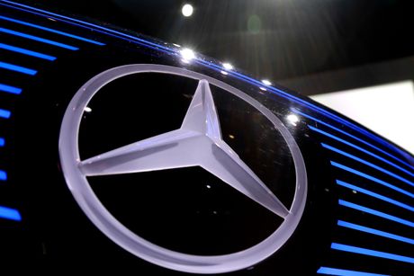 Mercedes kompanija logo