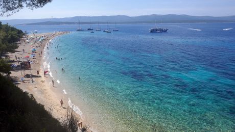 Plaža Zlatni rog (Zlatni rat) na ostrvu Brač