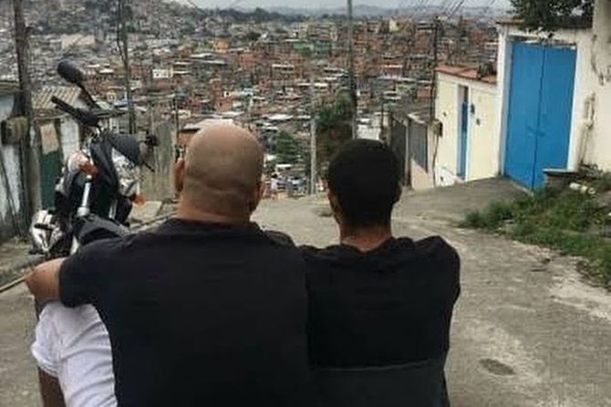 Adrijano, Adriano, favela