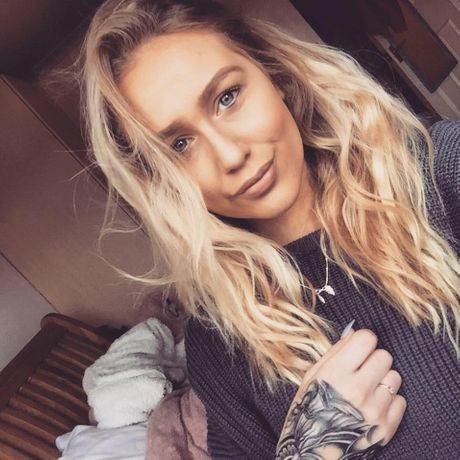 April Elizabeth April Elizabeth