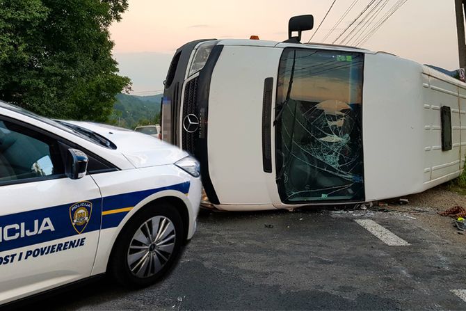 Hrvatska kombi udario policiju, prevrnut kombi