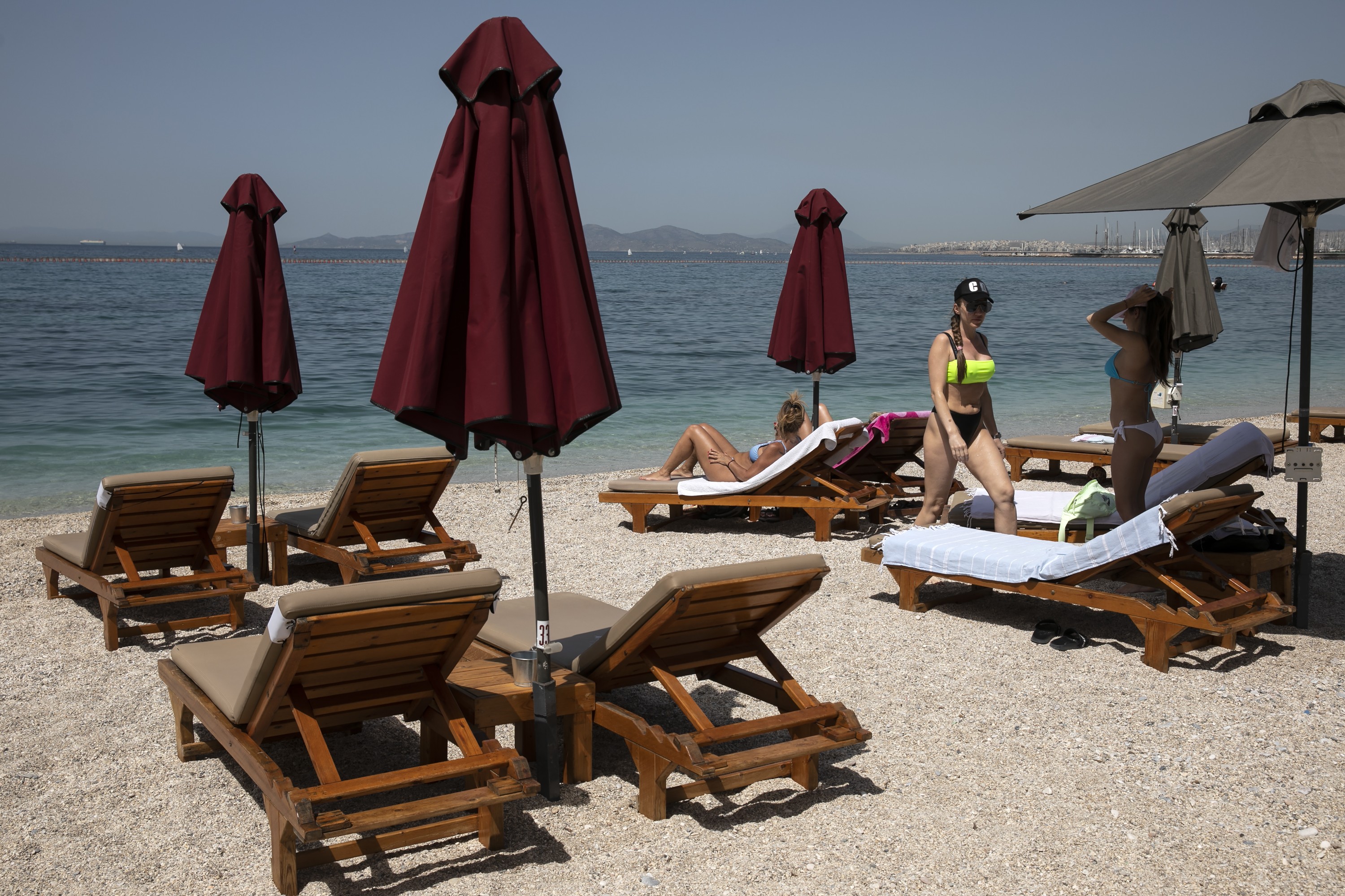 Objavljene zvanične cene ležaljki na plažama u Albaniji: Vlasti objavile i važnu poruku za turiste