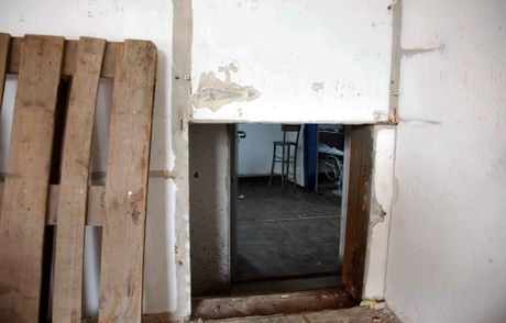 Ritopek, Veljko Belivuk Velja Nevolja, mašina za mlevenje mesa