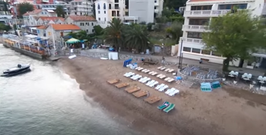 "Aladin stigao u Pržno": Neverovatan snimak s plaže u Crnoj Gori, ljudi gledaju i ne veruju