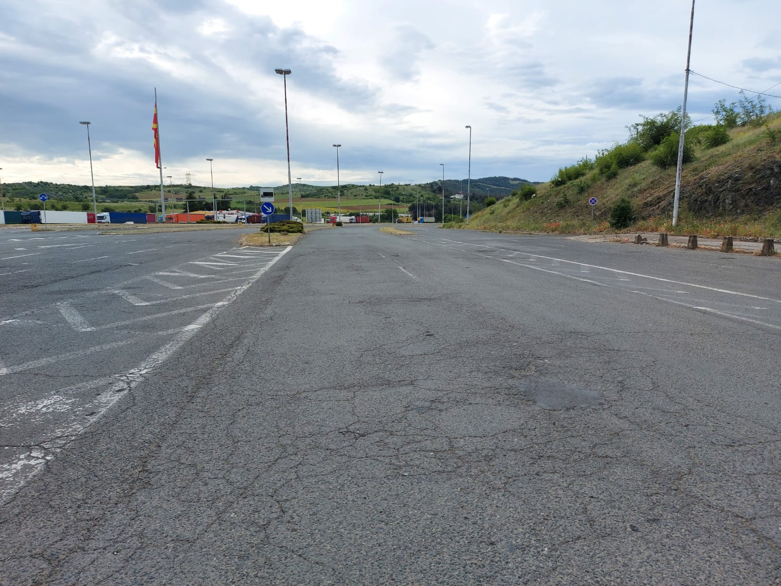 "U 7.50 sam ih zvao, kad sam video Hitnu..." Na putu u Grčkoj ugledao mrtvu suprugu i sina, reči kidaju dušu