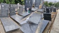 Tužne slike sa groblja u Beogradu, izlomljene ploče i iskrivljeni spomenici: "Ko to može da radi?"