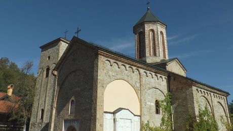 Manastir Rača u podnožju reke Tare