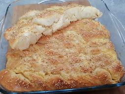 Brza pita sa jogurtom i sirom; foto screenshot Youtube/Emilina kuhinja