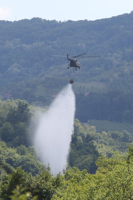 Požar u Čačku, Gašenje iz helikoptera Požar u Čačku, Gašenje iz helikoptera