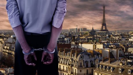 Pariz, lisice, hapšenje