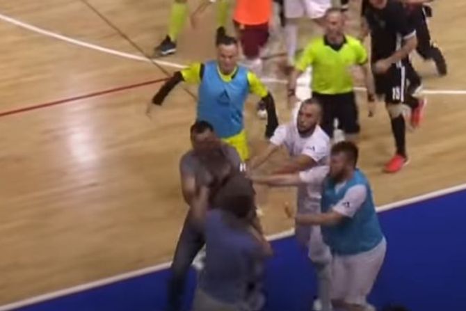 tuča na futsalu