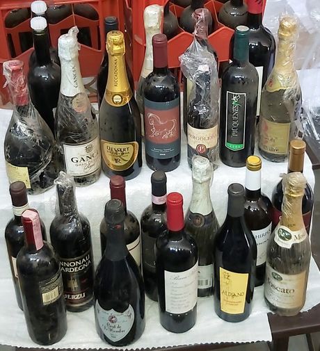 Carina, vino, zaplena Carina, vino, zaplena