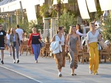 Beograd, Srbija, ljudi, šetnja, lepo vreme, ilustracija