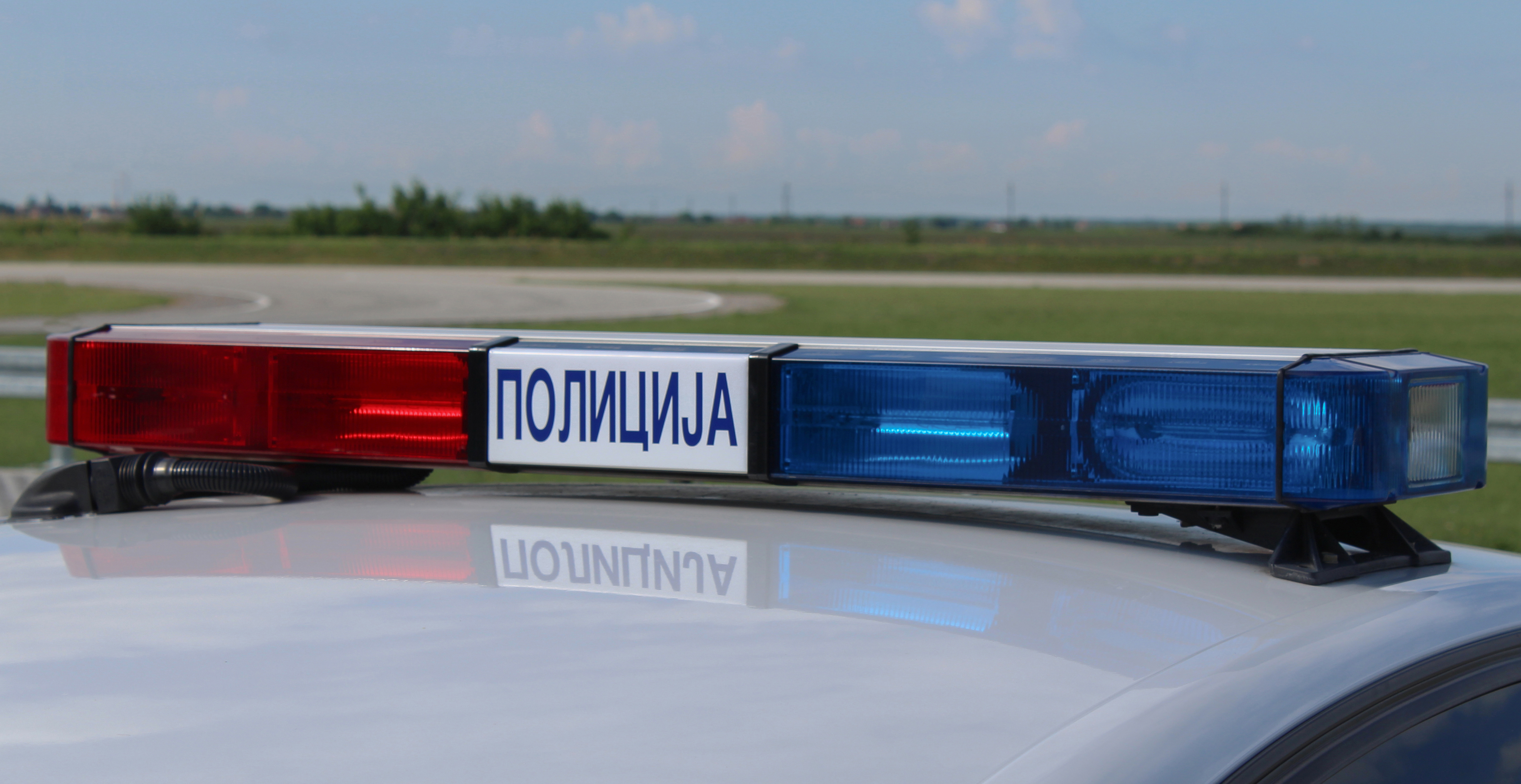 Stravična nesreća na Batajničkoj petlji: Vozila demolirana, srča je svuda po putu, prizori su jezivi