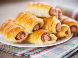 Kobasica, kobasice u testu, testo, virsle, rol viršle